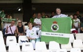 Un grupo de aficionados del Racing, durante el partido ante el Cartagena en Cartagonova la temporada pasada.