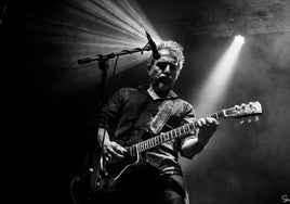 El músico y productor cántabro Fernando Macaya, veterano de la escena cántabra, está inmerso en su proyecto en solitario.