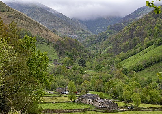 Un paisaje de la zona pasiega, en el entorno donde se llevará a cabo la actuación.