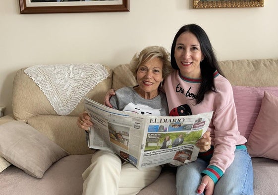 La diseñadora Anabel Ortiz con su madre, Isabel Cañón.