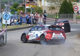 El Skoda de Costas y Muriedas, durante una de las especiales.