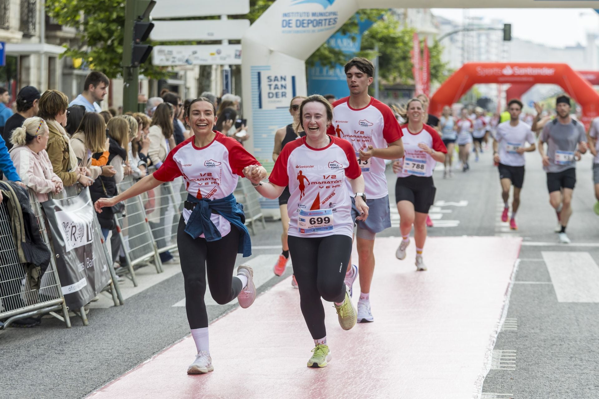 Si participaste en la media maratón y seis kilómetros de Santander, búscate