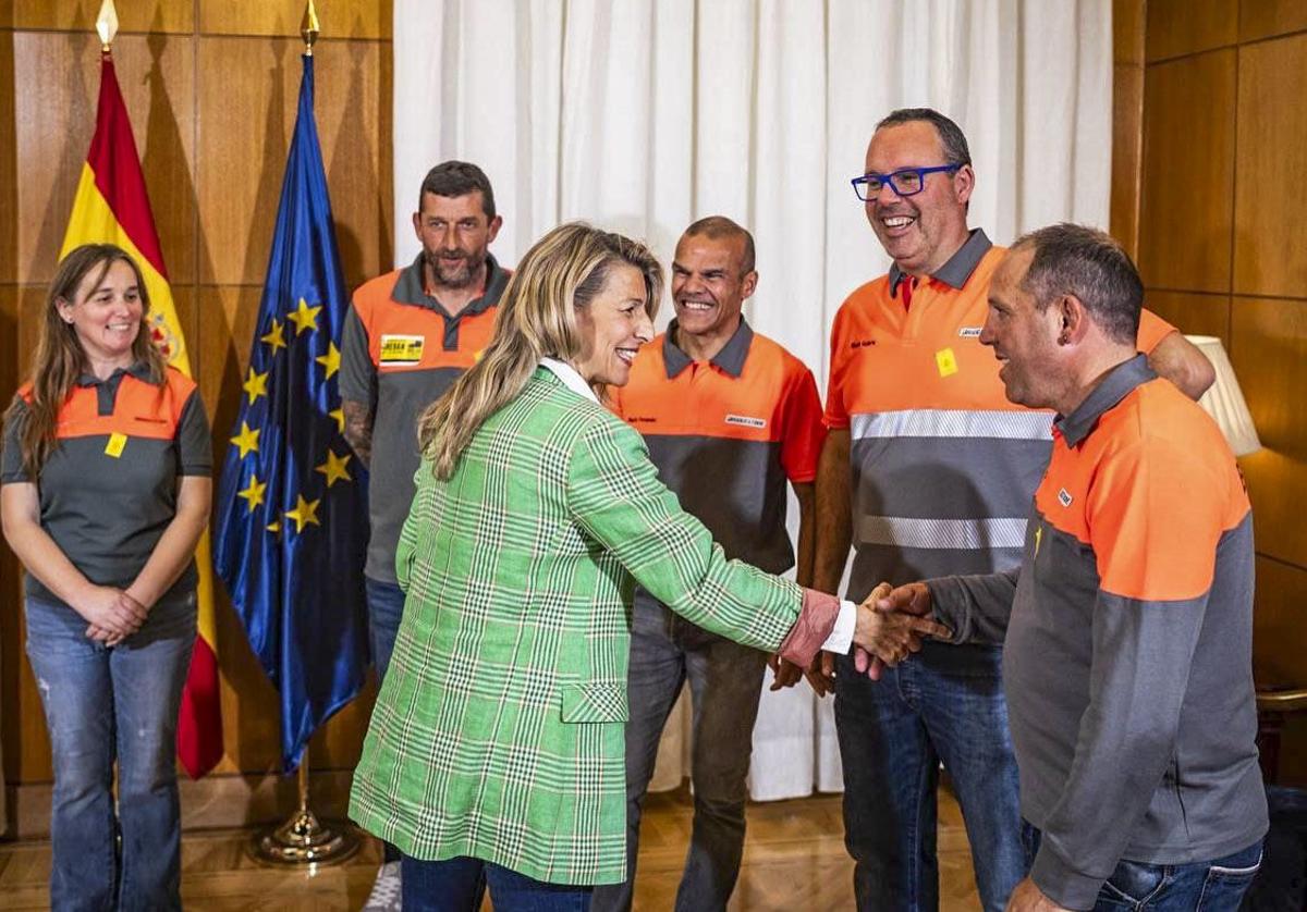 Yolanda Díaz apoya a la plantilla y cuestiona un ERE en una empresa con «importantes beneficios»