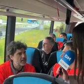 La lluvia no ha impedido la protesta de los trabajadores de Bridgestone frente a la embajada japonesa en Madrid.