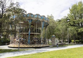 El tiovivo 'Belle époque', ubicado en los Jardines de Pereda de Santander tras la remodelación que vivió esta zona hace once años.