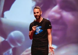 El humorista David Cepo, en un momento del espectáculo que ofrece esta noche en la Sala Argenta.