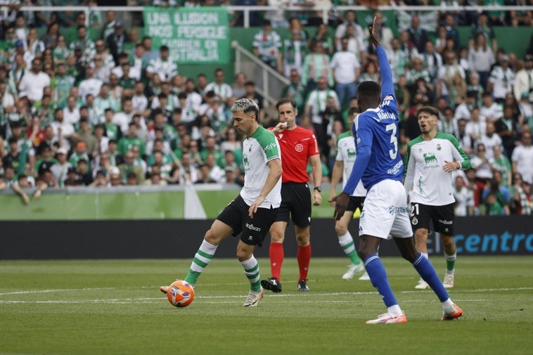 Rober, Karrikaburu y Maguette entran al campo