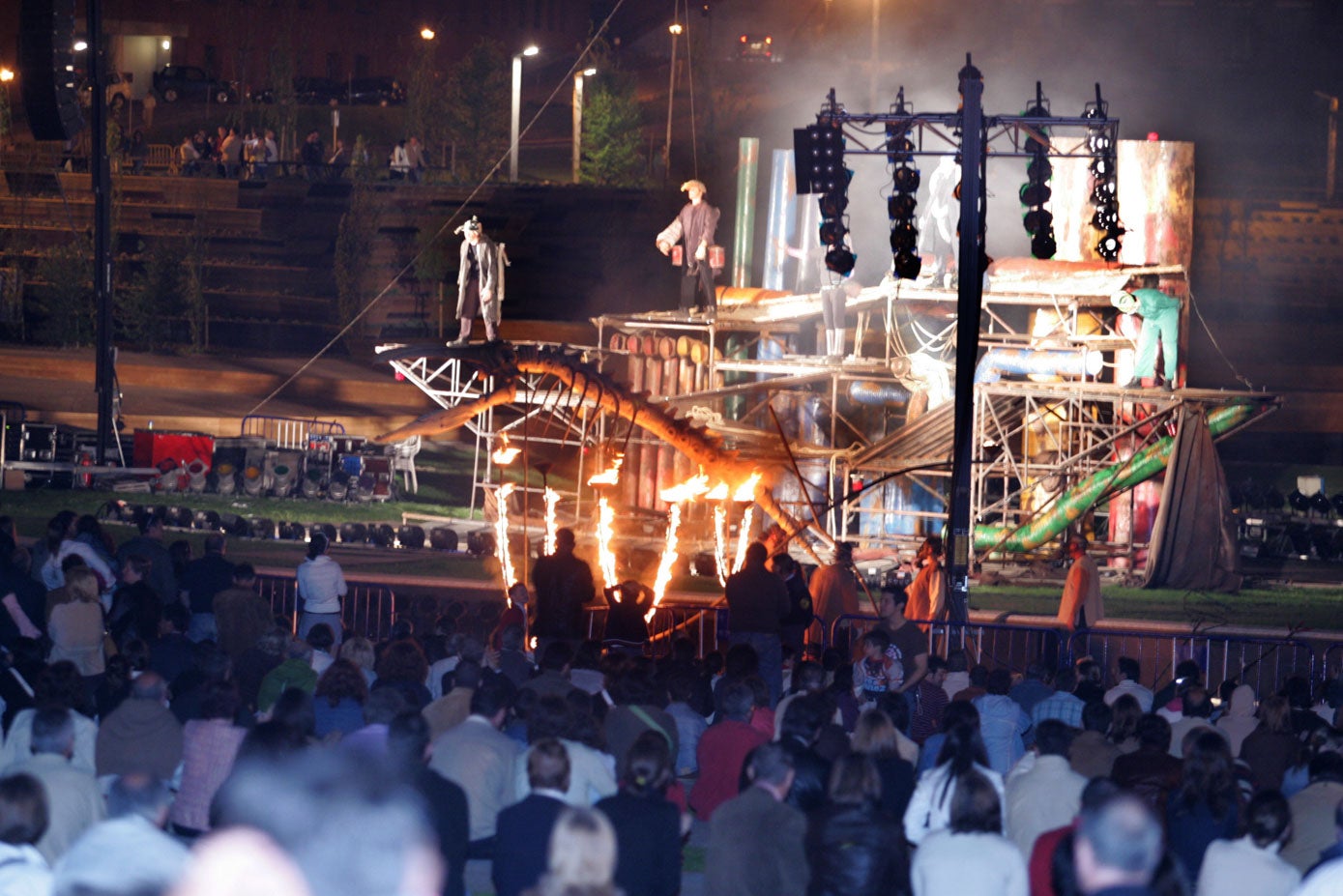 La inauguración, en la noche del 11 de mayo de 2007, contó con un espectáculo de luz y sonido.