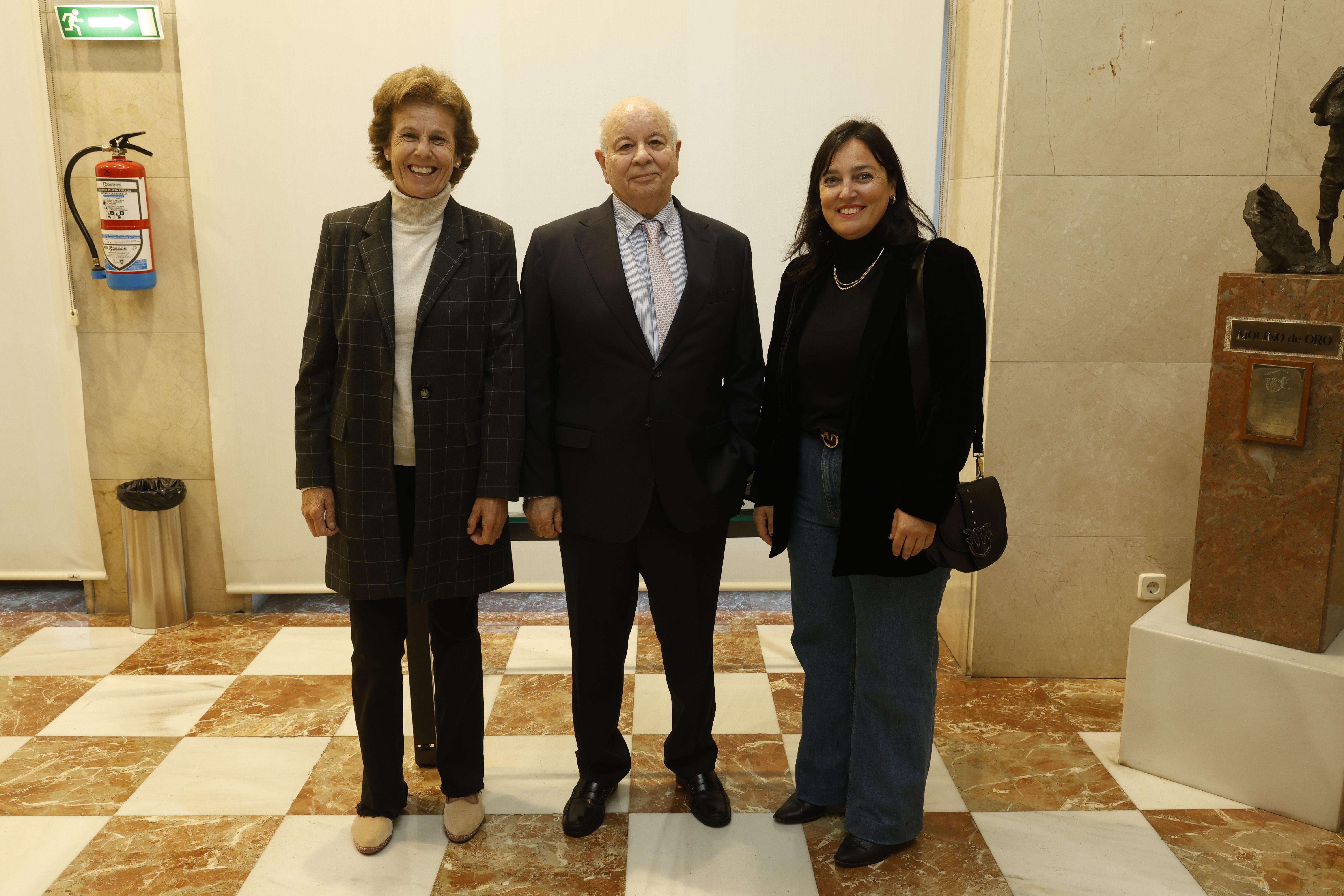 Beatriz Pellón, Indalecio Sobrino y Noemí Méndez.