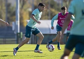 Aritz Aldasoro, en el entrenamiento de este miércoles en La Albericia.