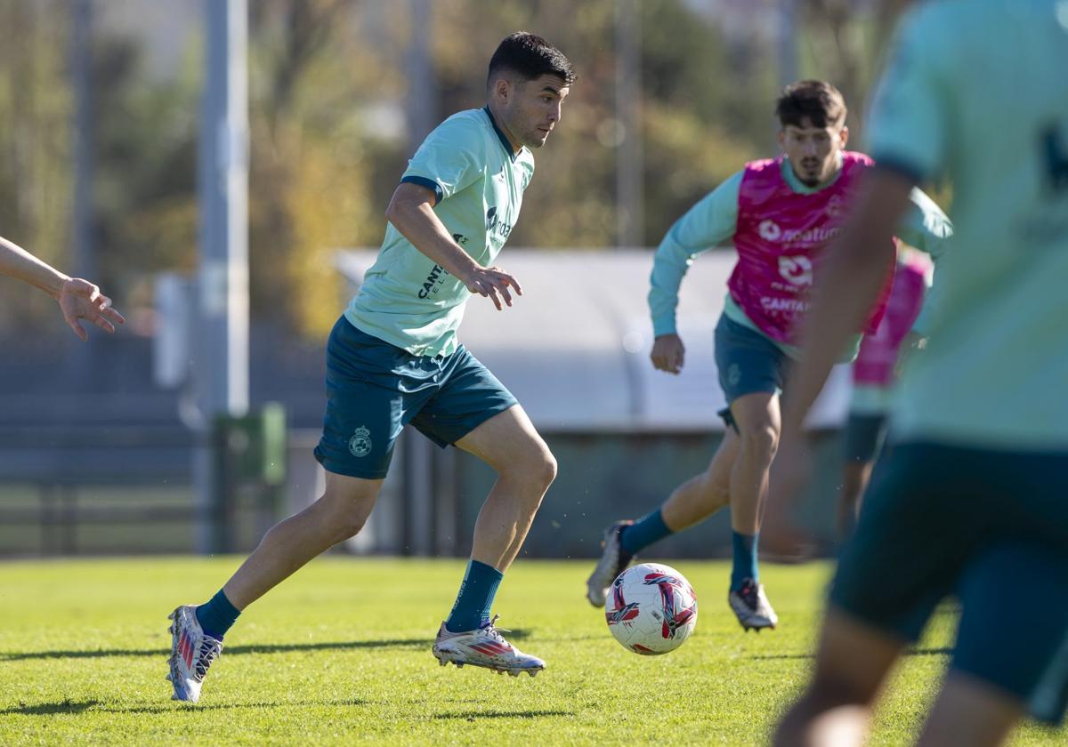 Aritz Aldasoro, en el entrenamiento de este miércoles en La Albericia.