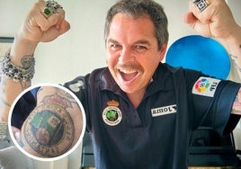 Jimmy Barnatán, con la camiseta del Racing, enseña su tatuaje.