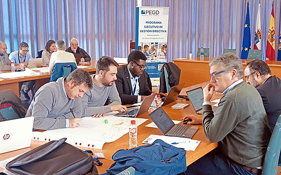 En la imagen, una sesión anterior celebrada dentro del Programa Ejecutivo de Gestión Directiva de la UC.