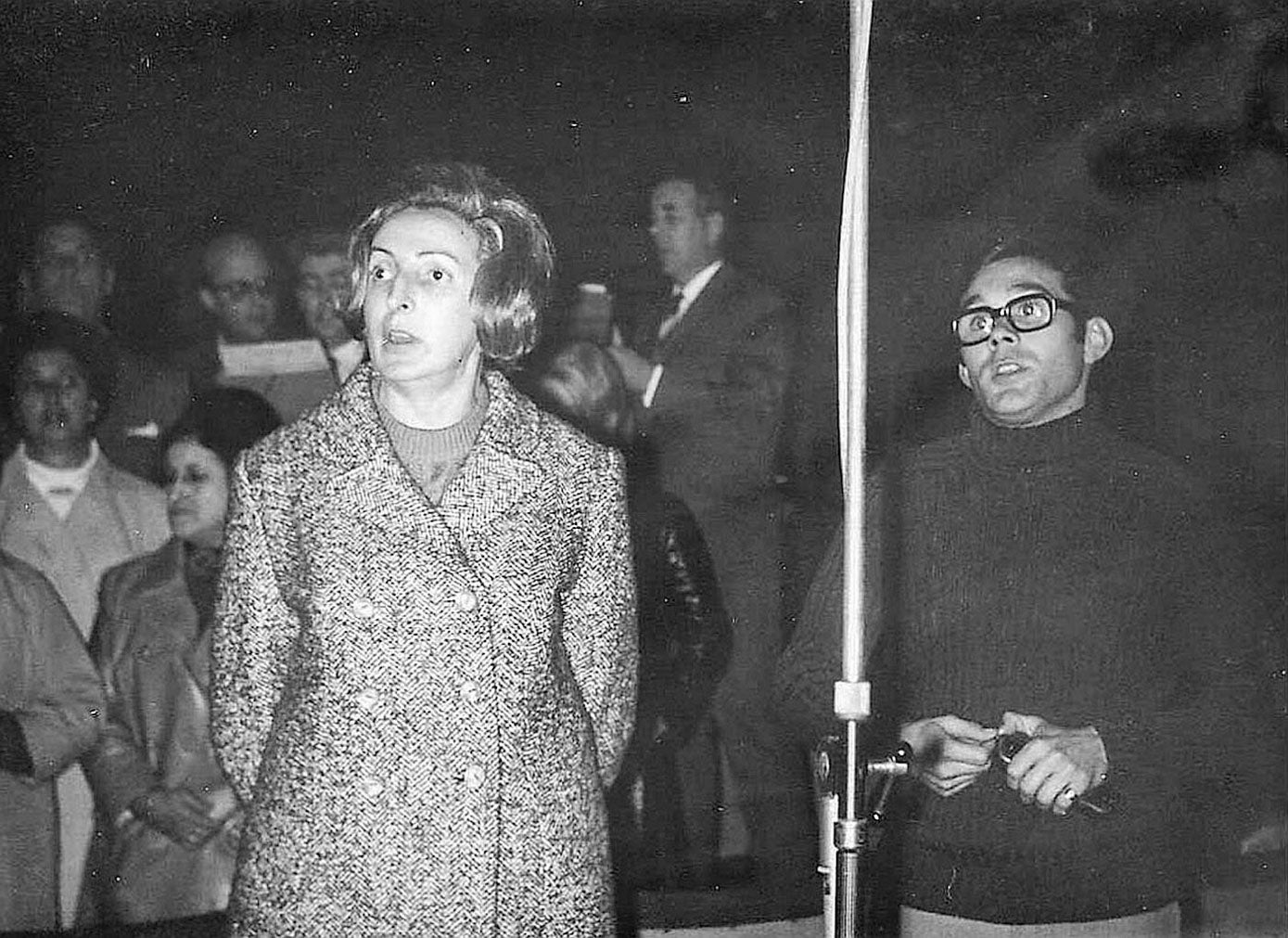 Un joven Manuel Egusquiza (derecha), en una grabación en la casa Columbia, en 1970.