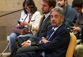 Miguel Ángel Revilla durante el acto en Las Salesas.
