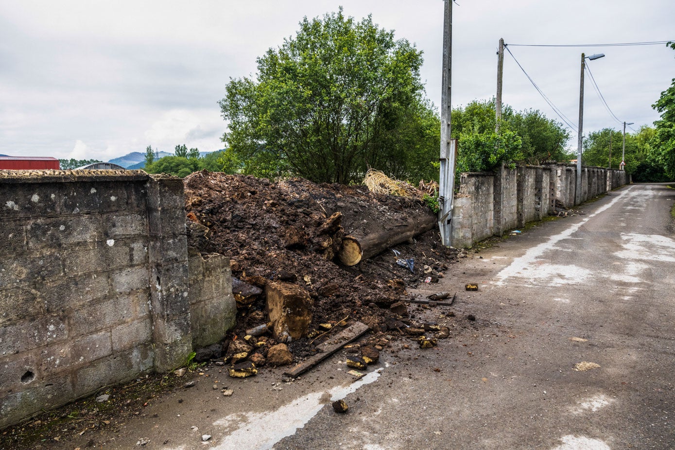 Otro de los huecos construidos para acceder al interior del complejo.