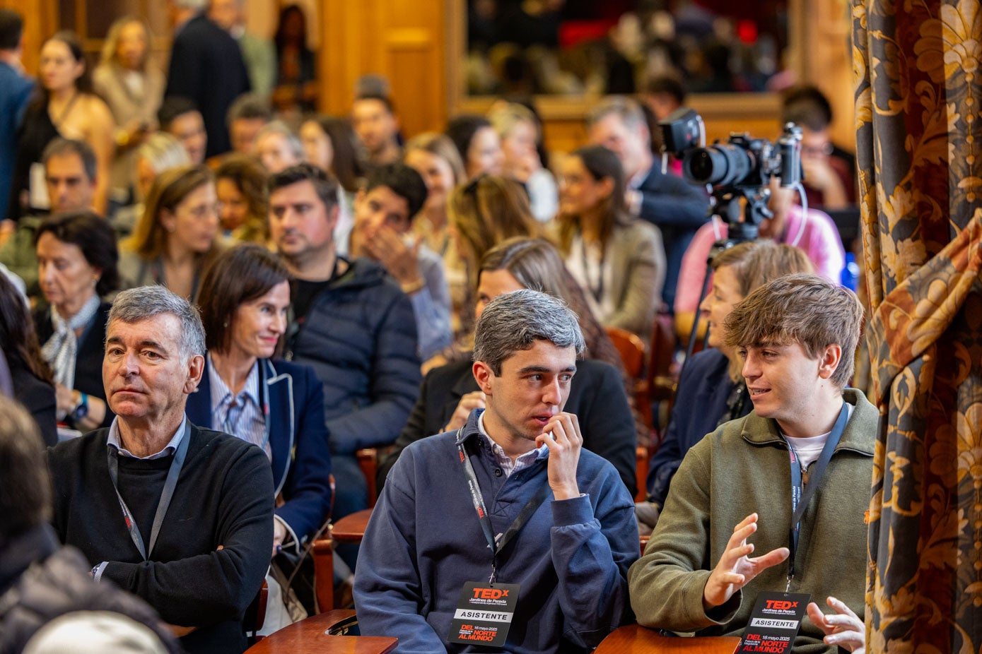 Un centenar de asistentes han llenado las charlas TEDx en La Magdalena