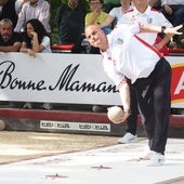 Jesús Salmón, al tiro durante el partido de este domingo en Las Fraguas.