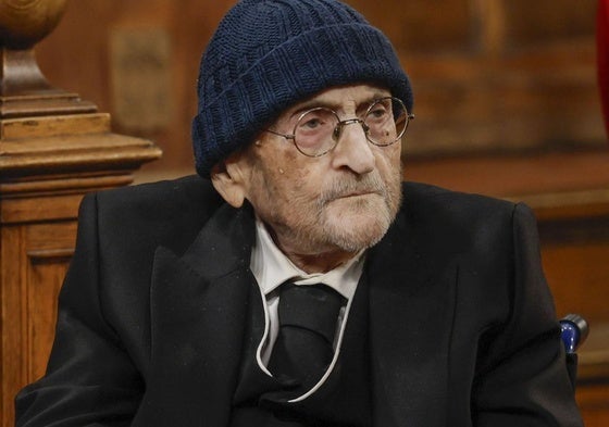 El autor de 'El exclaustrado', Álvaro Pombo, en la ceremonia del Cervantes.