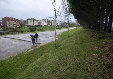 El terreno sobre el que se hará el área para autocaravanas, frente al campo de golf de Mataleñas.
