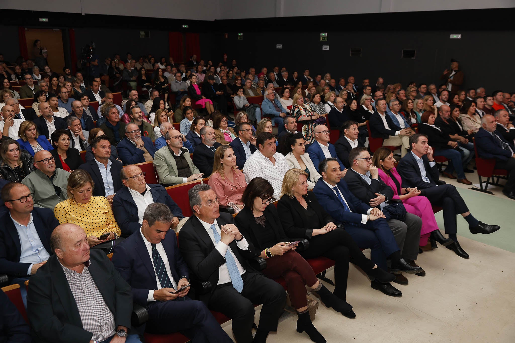  El Teatro Vimenor ejerció de anfitrión en la décima gala de los Premios Sabe a Norte.