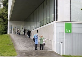 Alumnos del Centro Público de Educación de Personas Adultas (CEPA) Caligrama, en Torrelavega.