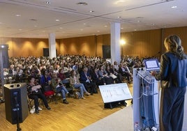 Asistentes a una de las intervenciones celebradas ayer en el Congreso de Inmunología en el Palacio de Exposiciones de Santander.
