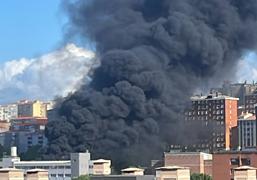 El incendio de la UC, visible desde distintos puntos de la ciudad