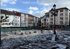 Las obras de remodelación de la Plaza de España en Reinosa.