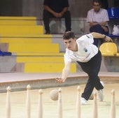 Mario Pellón marca el corte en San Isidro tras derribar 126 bolos.