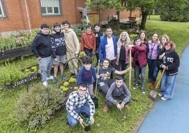 Fila superior de izquierda a derecha: Cristian Tambo,Adrián Palomino, Daniel Isla, Daniel Cebrián, Raúl Palomino, José Luis Martín, Alejandra Gómez, Isaías Carmona, María Paz Fernández, Alba Santamaría, LourdesGonzález y Jalena Pastor. Fila inferior: Laureano Gerona, David Quiñones, Deva Marín y Álvaro Peña.