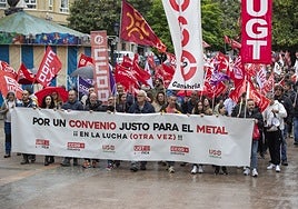 Manifestación de trabajadores del metal en defensa de un nuevo convenio, el pasado mes por Santander.