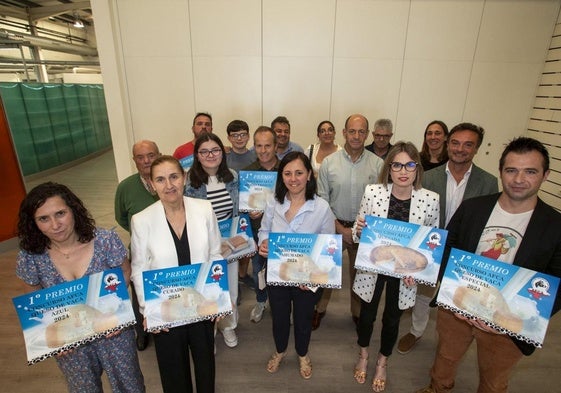 Galardonados en la pasada edición, tras recoger sus diplomas en un acto celebrado en las instalaciones de El Diario Montañés, en Santander.
