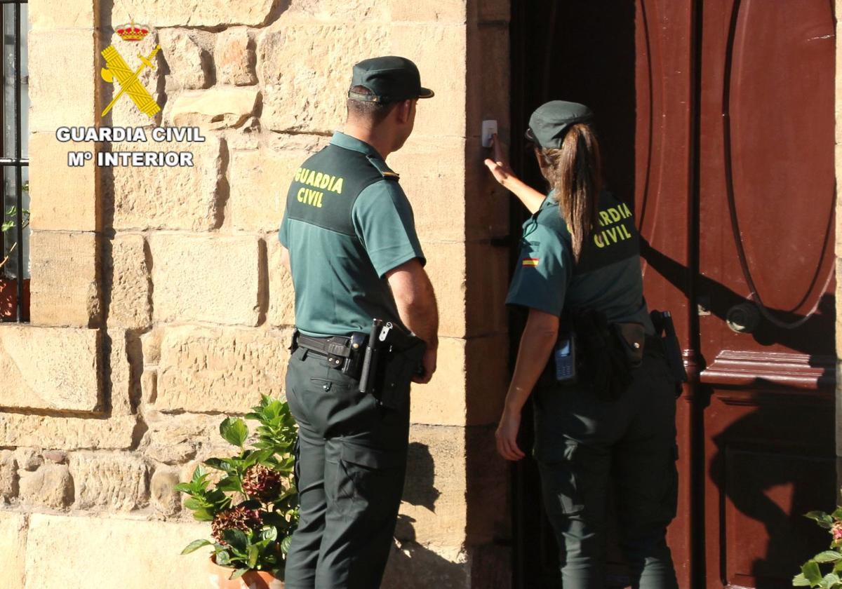Esclarecidos dos robos de dinero y joyas a mujeres mayores en Bezana y Cabezón