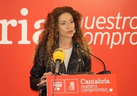 La portavoz del PSOE de Cantabria, Ainoa Quiñones.