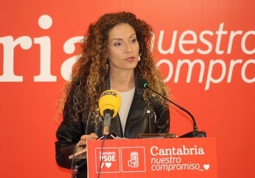 La portavoz del PSOE de Cantabria, Ainoa Quiñones.