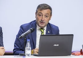 Alfredo Pérez, en 2021 todavía como presidente del Racing de Santander.