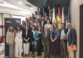 Foto de familia de ponentes y asistentes al IV Foro Sabadell Professional, celebrado en los salones del Hotel Bahía.