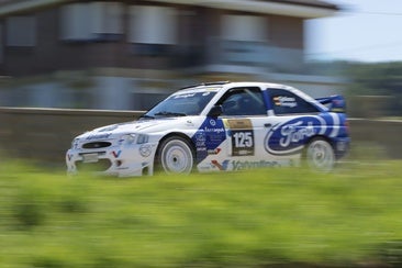 El Ford Escort WRC de Nadal Galiana, en plena acción.