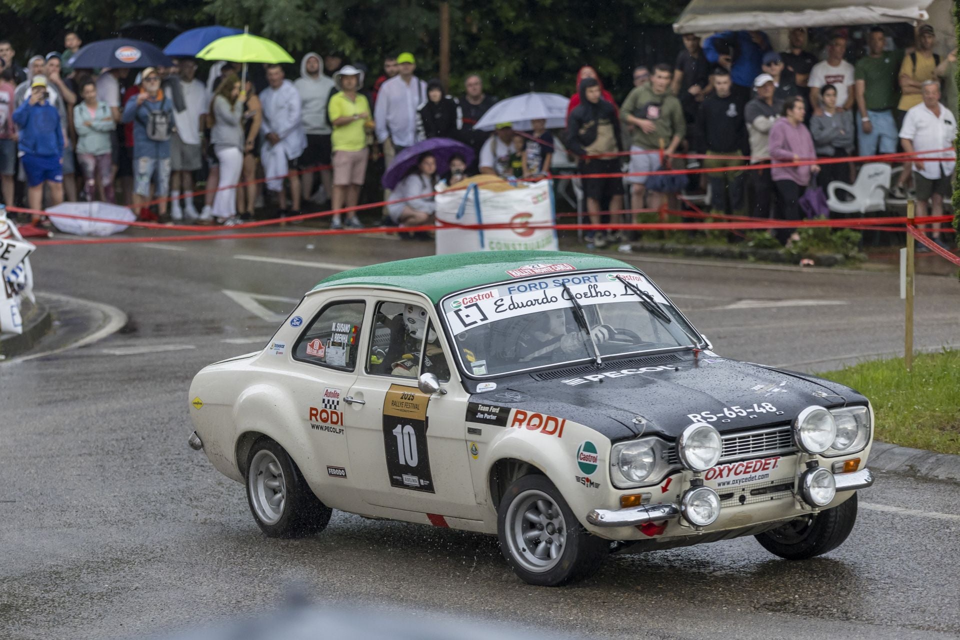 Jonsé Brenha de Almeida con un Ford Escort Lotus