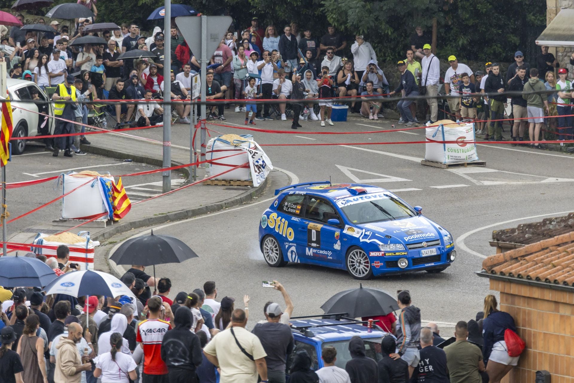 Diego Cruz Ares con un Fiat Stilo