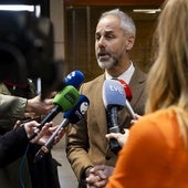 El consejero de Educación, Sergio Silva, durante una atención a medios de comunicación.