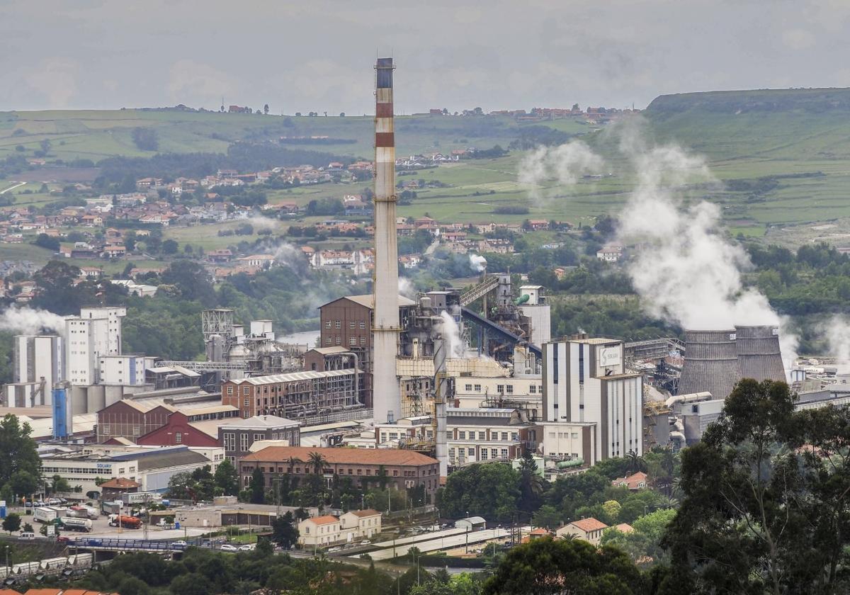Complejo industrial de Solvay en Barreda, que se lleva la mayor ayuda hasta la fecha con 30,2 millones para hacer una planta de biomasa.