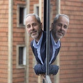 El consejero Silva, este viernes, en la ventana de su despacho del Río de la Pila.