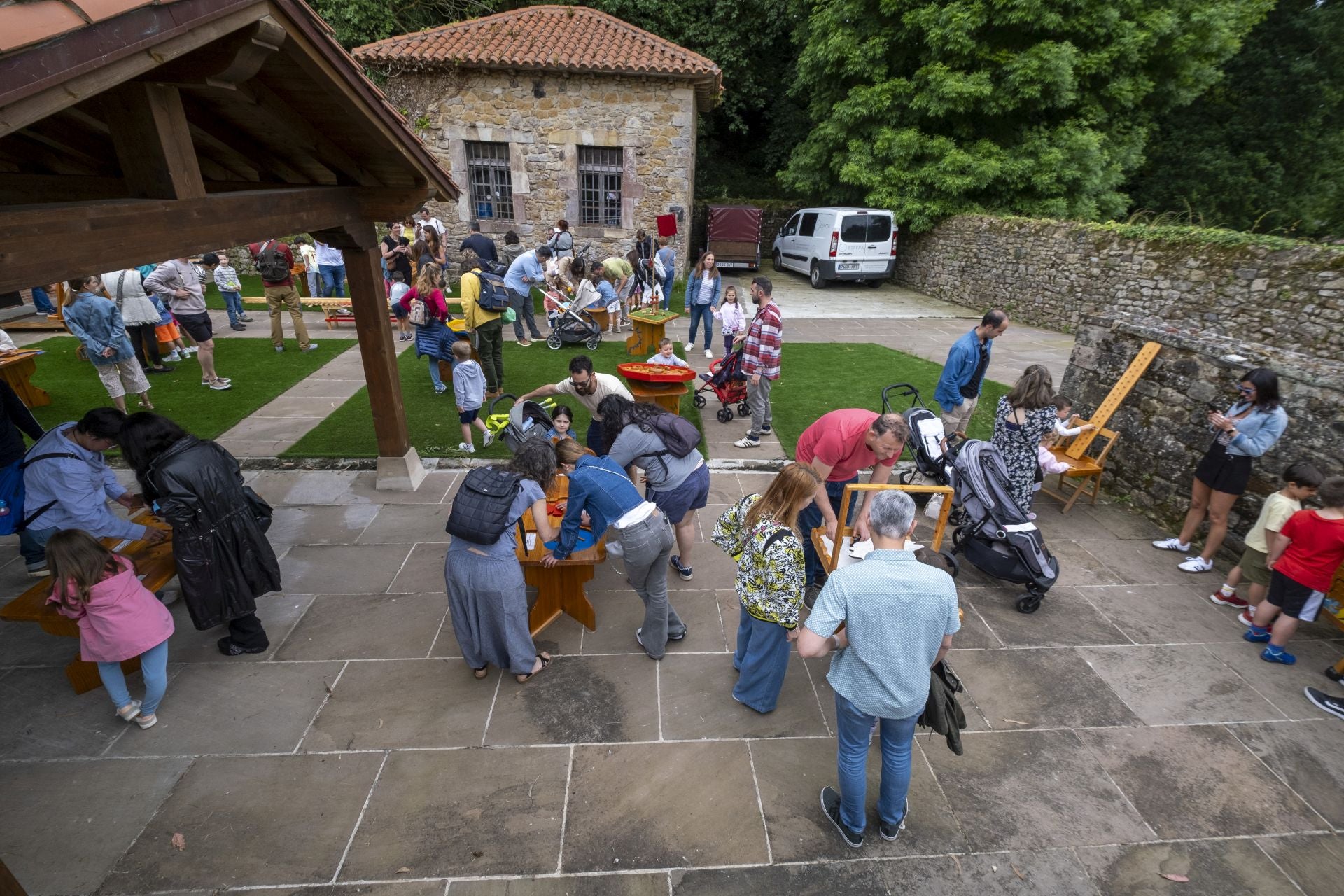 También en los jardines se instaló El arriero de los juegos, una de las propuestas tradicionales en el festival.