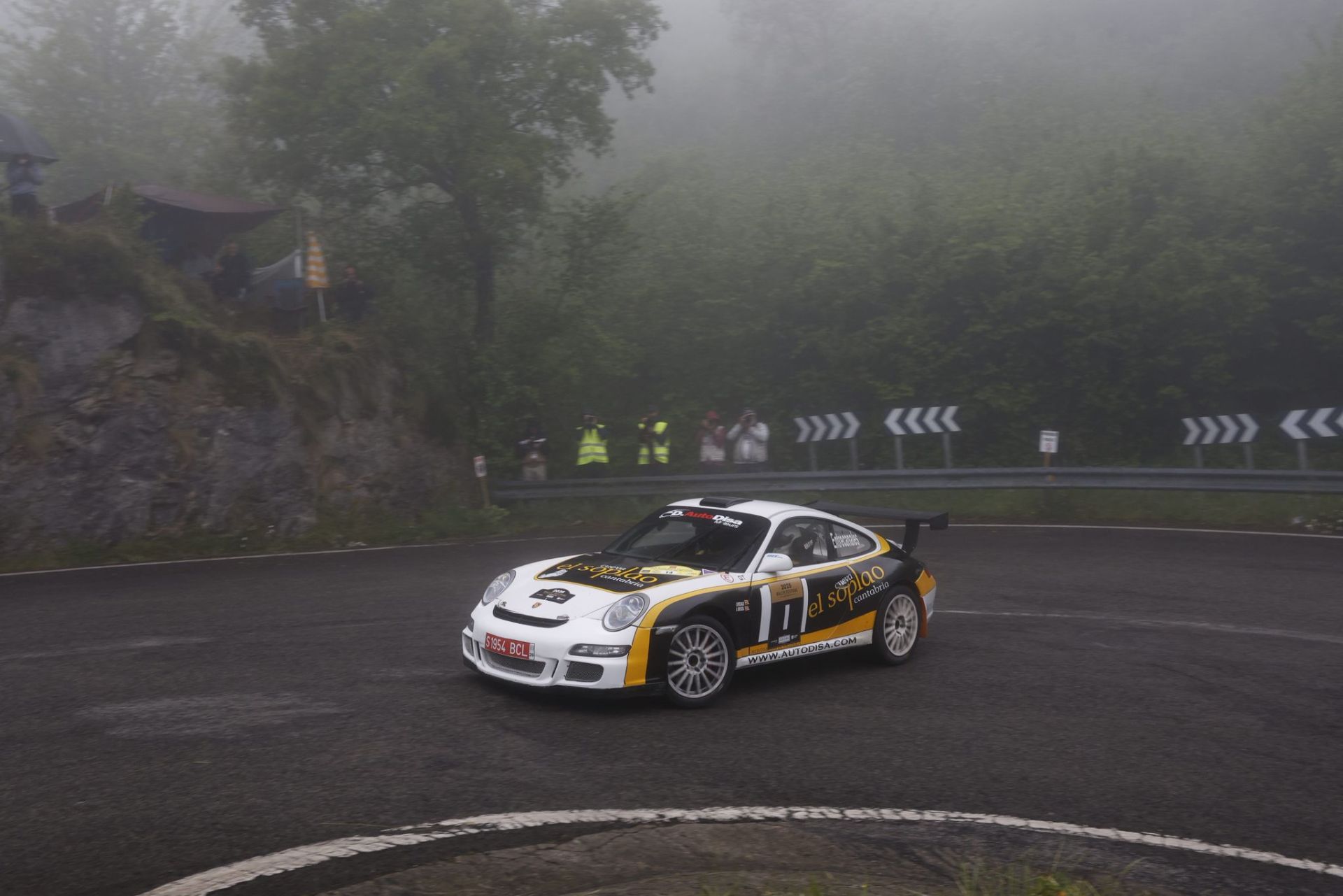 Eloy Entrecanales, a los mandos de su Porsche 911 GT3.