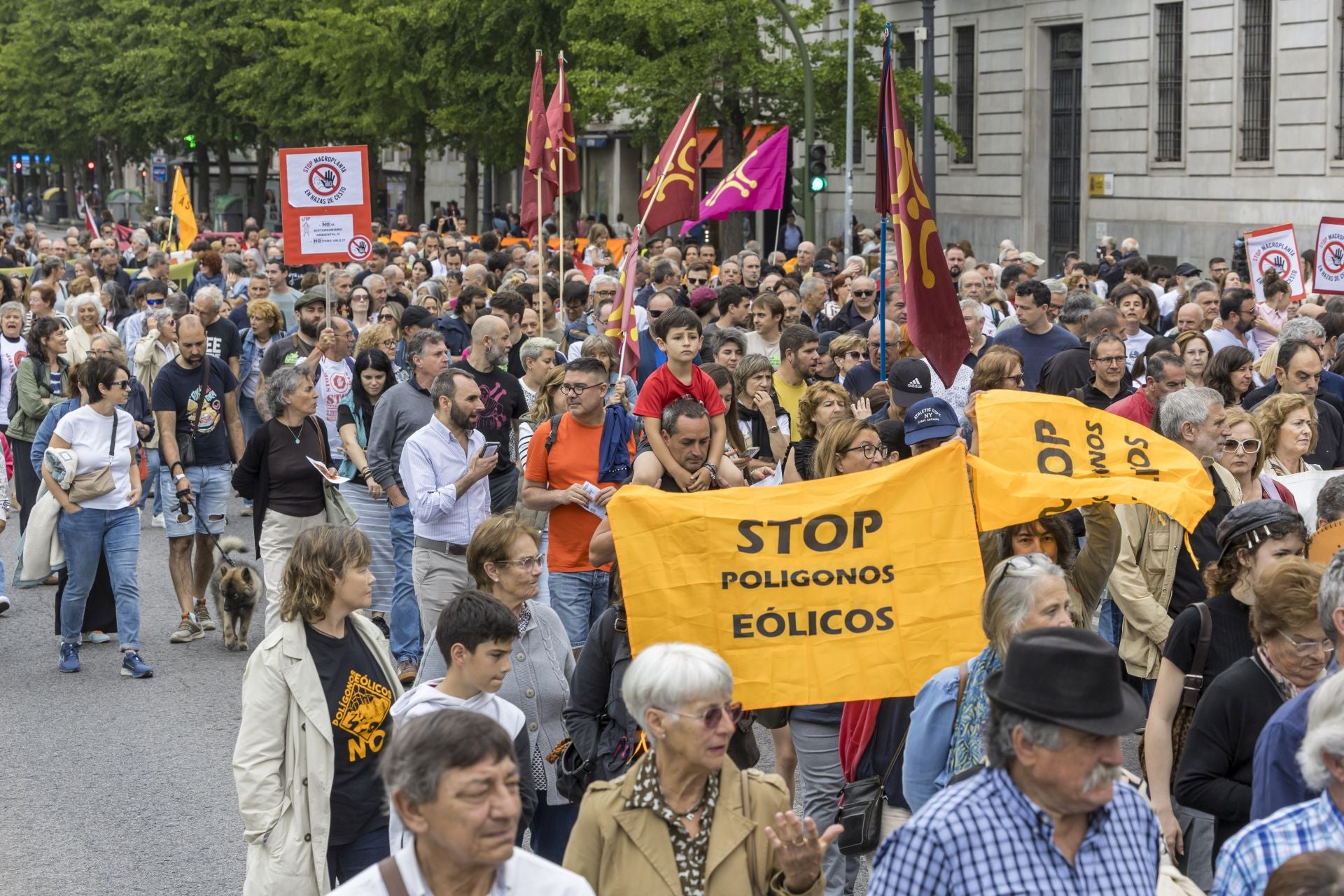 Entre los convocantes de la marcha se encuentran Colectivos Vecinales en Defensa del Territorio; Asociación Stop Macroplanta de Purines y otros residuos de Hazas de Cesto y Asociación en Defensa de San Miguel de Aras y su entorno.