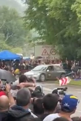 Captura de un vídeo del accidente y enlace con el vídeo de la organización. El momento exacto del accidente puede verse en el minuto 2:51.52.