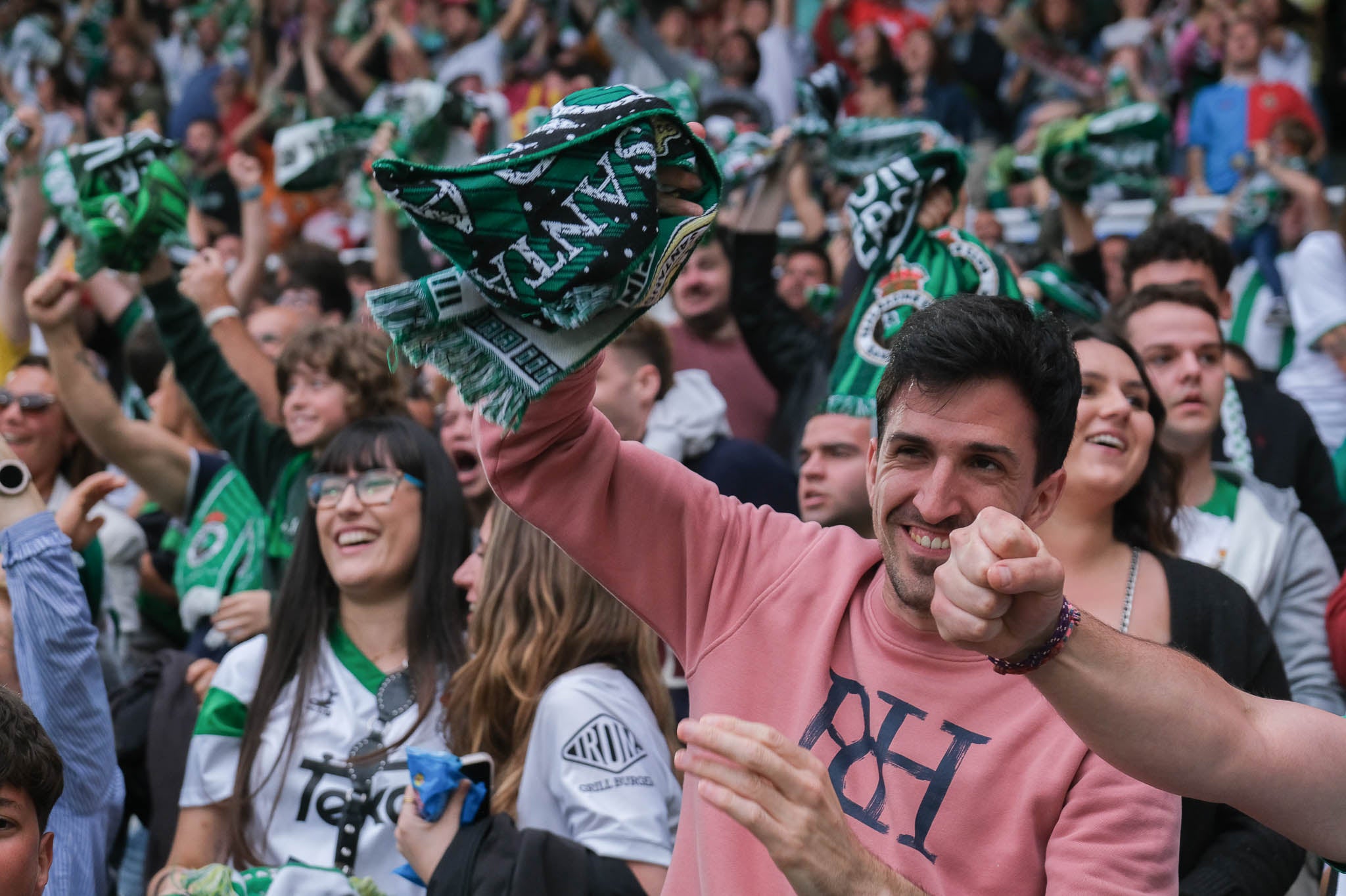Los aficionados verdiblancos no dejaron de animar a los suyos.
