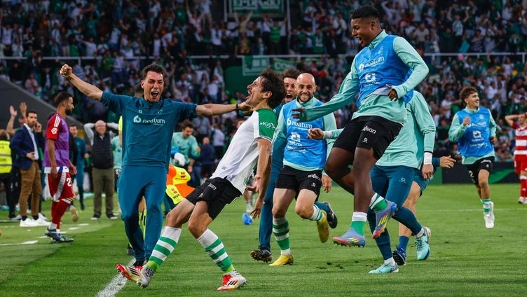 Sangalli celebra el segundo gol del Racing.